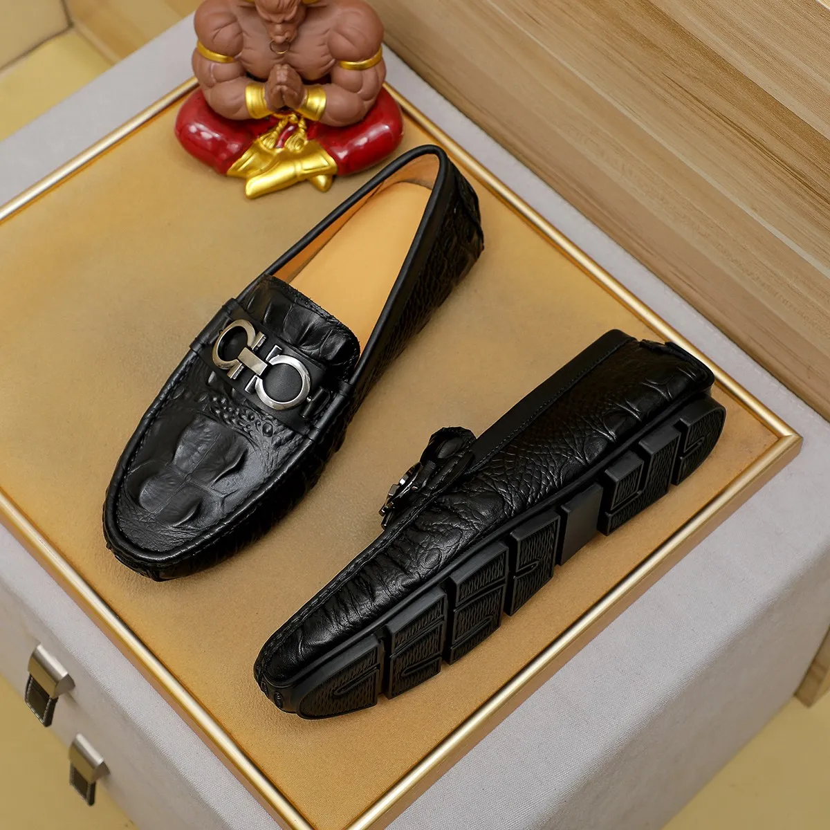 Men's shoes 💰360 🕷🕷【Ferragamo】Ferragamo Popular fashionable casual slip-on shoes🇨🇳Official website counter 1:1 production, original mold opening💯Good quality visible, imported high-end first-layer calfskin, luxurious pigskin lining🌿Very clear texture, high-quality waterproof, non-slip and wear-resistant outsole🎋High quality and low price, truly handmade🍓Color, code number 38-45